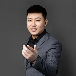 黄宇